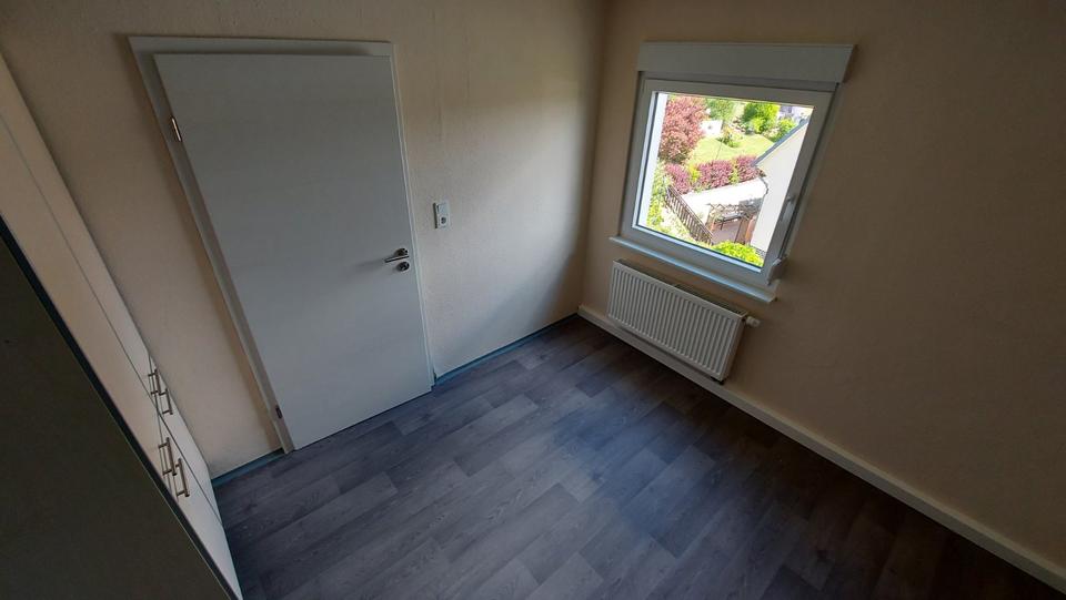 Dachgeschoßwohnung Edertal - 6 Zimmer, 90 m&sup2;, 630&euro; | Angebot:25941676