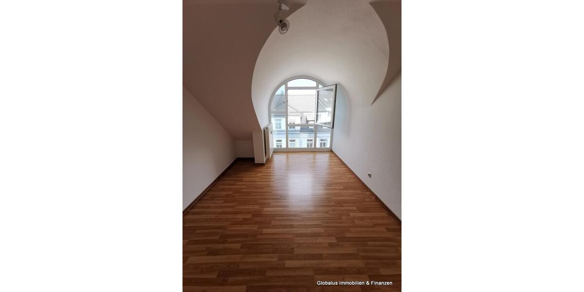 Dachgeschoßwohnung Plauen - 5 Zimmer, 105 m&sup2;, 690&euro; | Angebot:25871109