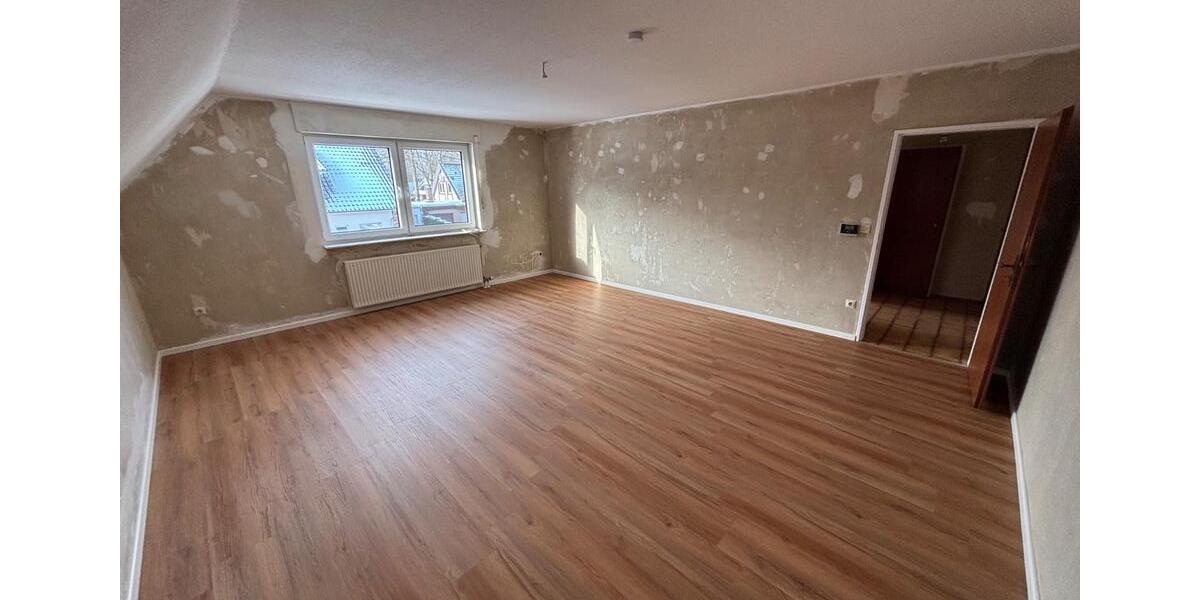 Dachgeschoßwohnung Garrel - 5 Zimmer, 95 m&sup2;, 700&euro; | Angebot:25280342