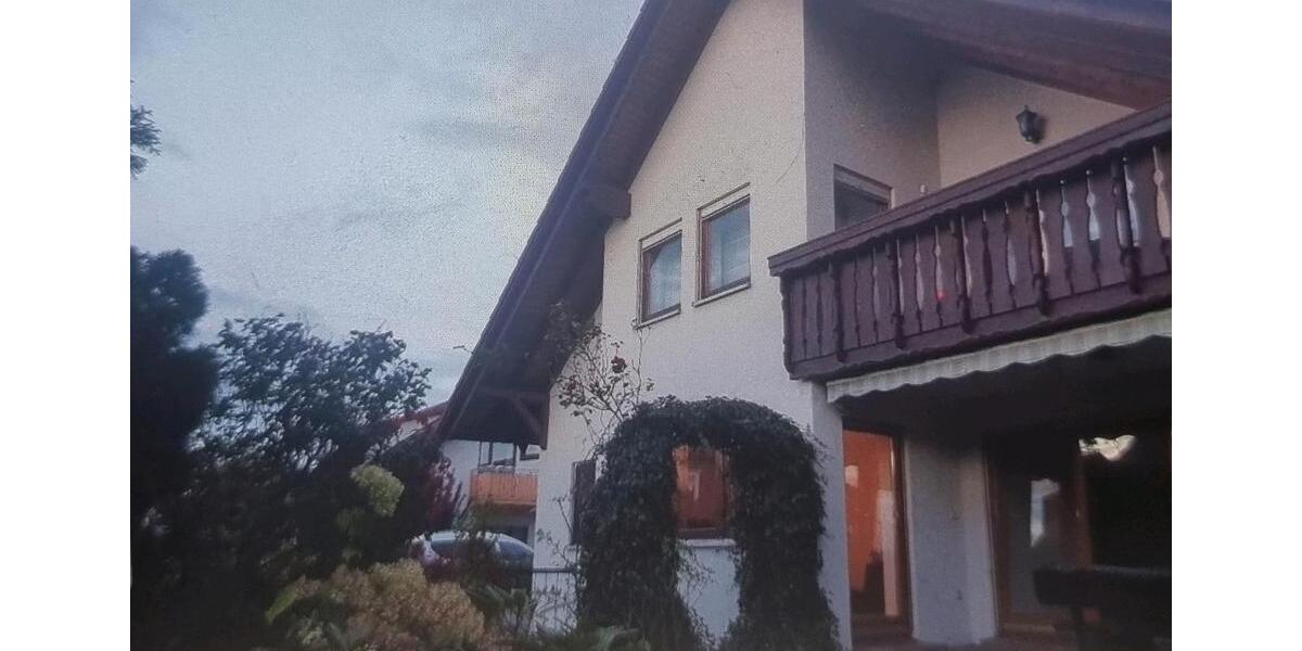 Erdgeschoßwohnung Sindelfingen - 3.5 Zimmer, 110 m&sup2;, 1.200&euro; | Angebot:24746192