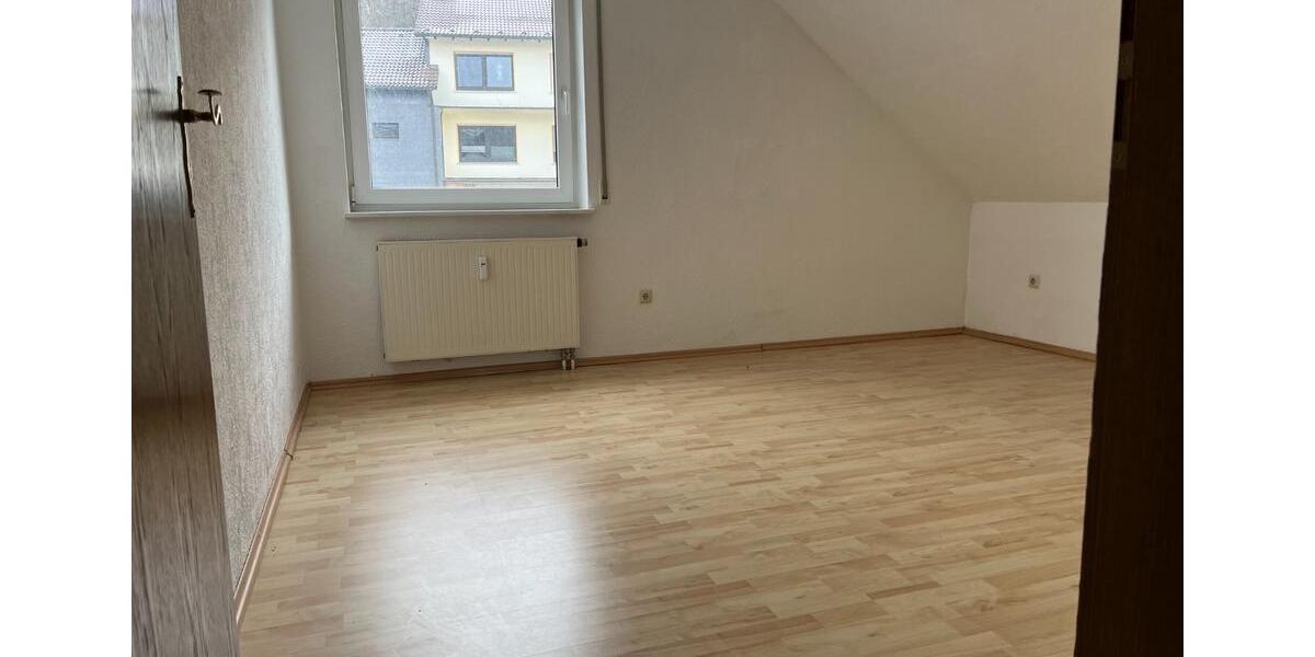Dachgeschoßwohnung Werdohl - 3 Zimmer, 69 m&sup2;, 500&euro; | Angebot:24687380