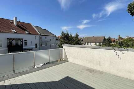 Wohntraum! Große 3 Zimmerwohnung mit riesiger Dachterrasse, Kamin + Einbauküche!