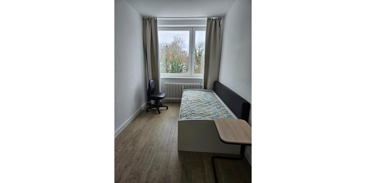WG -Zimmer in einer Dreizimmerwohnung 1 zimmer
