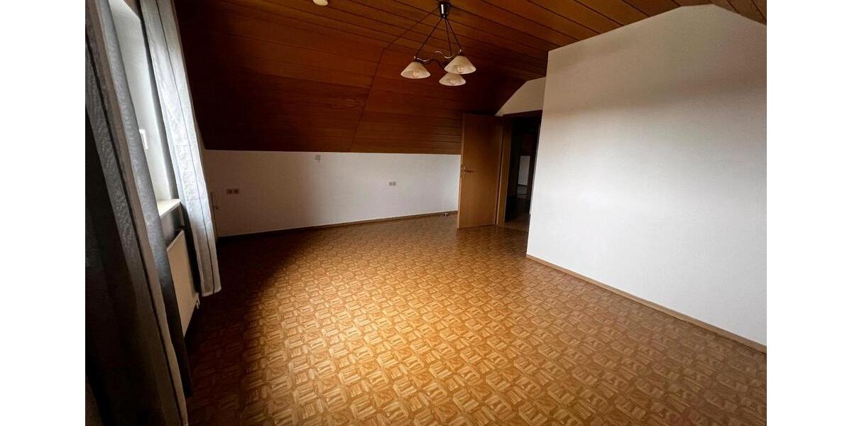 Dachgeschoßwohnung Bächingen an der Brenz - 2 Zimmer, 80 m&sup2;, 1.000&euro; | Angebot:24838625