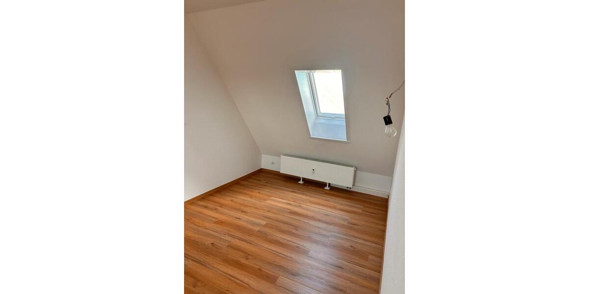 Dachgeschoßwohnung Zörbig - 3 Zimmer, 90 m&sup2;, 570&euro; | Angebot:26564623