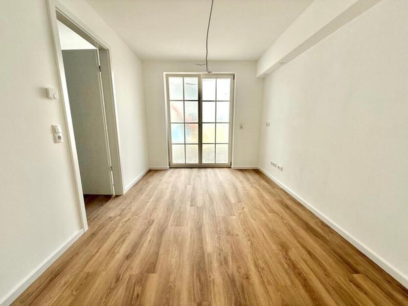 Erstbezug nach Kernsanierung - 2-Zimmer-Wohnung mit Terrasse