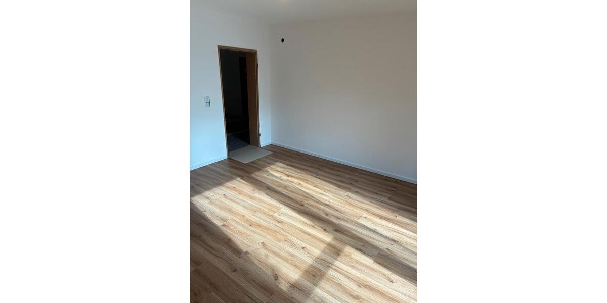 Etagenwohnung Kitzingen - 3 Zimmer, 77 m&sup2;, 590&euro; | Angebot:25416575