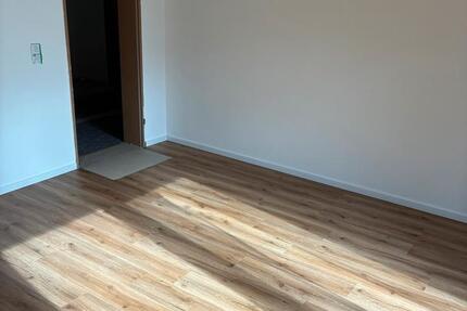 Wohnung Kitzingen - 3 Zimmer, 77 m&sup2;, 590&euro; | Angebot:25416575
