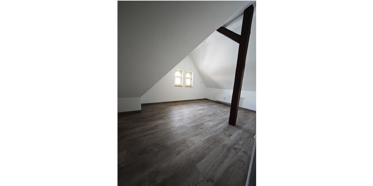 3 Raum Wohnung im DG im denkmalgeschützten Altbau in Kahla 3 zimmer