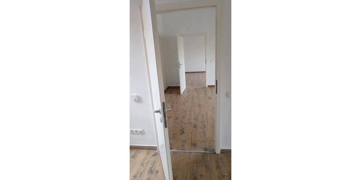 Dachgeschoßwohnung Forchheim - 5 Zimmer, 105 m&sup2;, 900&euro; | Angebot:26021077