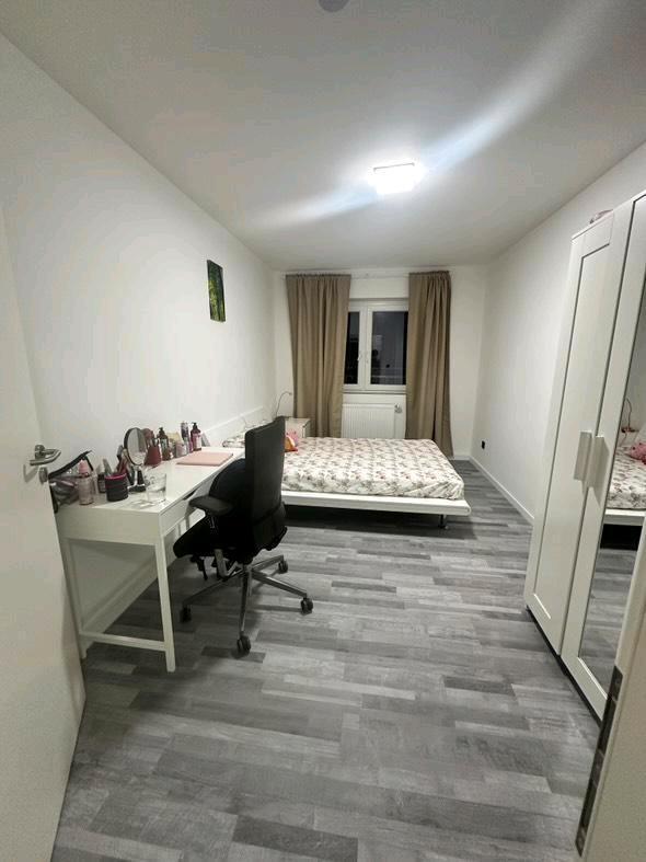 Miete oder Zwischenmiete ein große Zimmer in einer WG Frauen