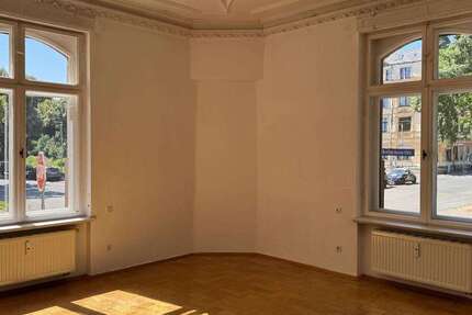 Wohnung Zwickau Nordvorstadt - 5 Zimmer, 174 m&sup2;, 900&euro; | Angebot:26243898