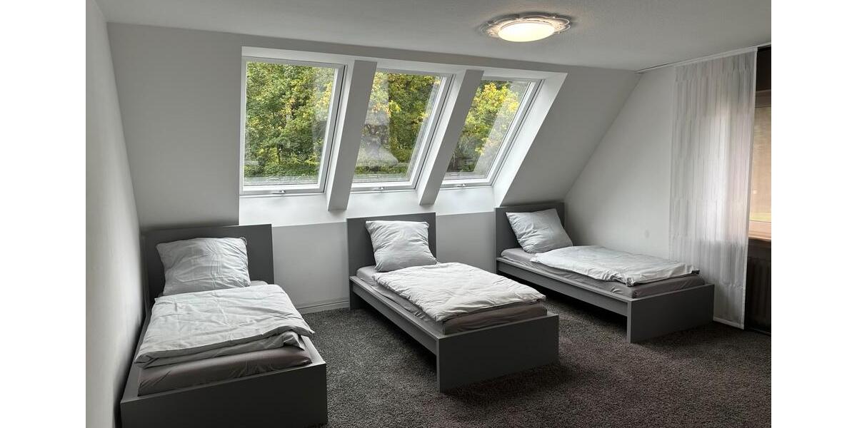 Wohnen auf Zeit Braunschweig Lehndorf-Watenbüttel - 8 Zimmer, 100 m&sup2;, 25&euro; | Angebot:26021240