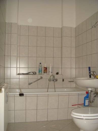 2-Raum-Wohnung mit Balkon, ruhige Seitenstraße, zentral gelegen 2 zimmer