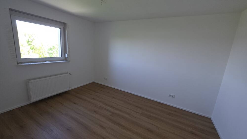 Etagenwohnung Landshut West - 4 Zimmer, 100 m&sup2;, 1.200&euro; | Angebot:26542811