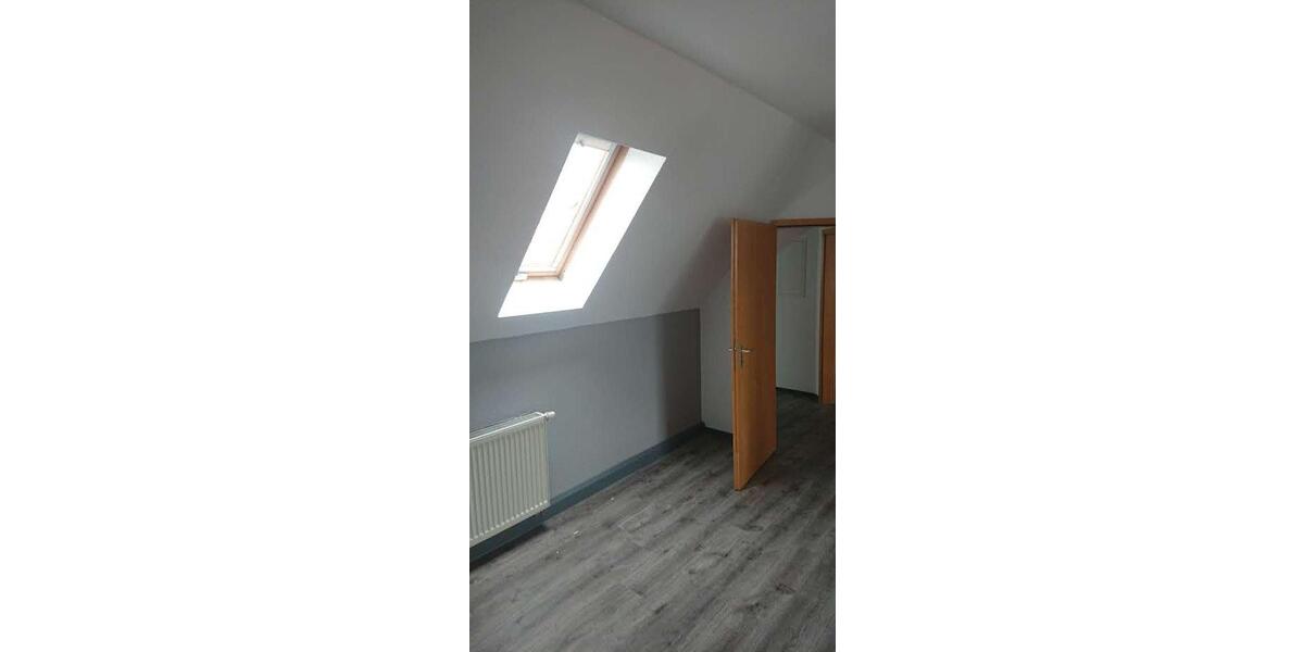 Dachgeschoßwohnung Meiningen - 2 Zimmer, 42 m&sup2;, 350&euro; | Angebot:26426101