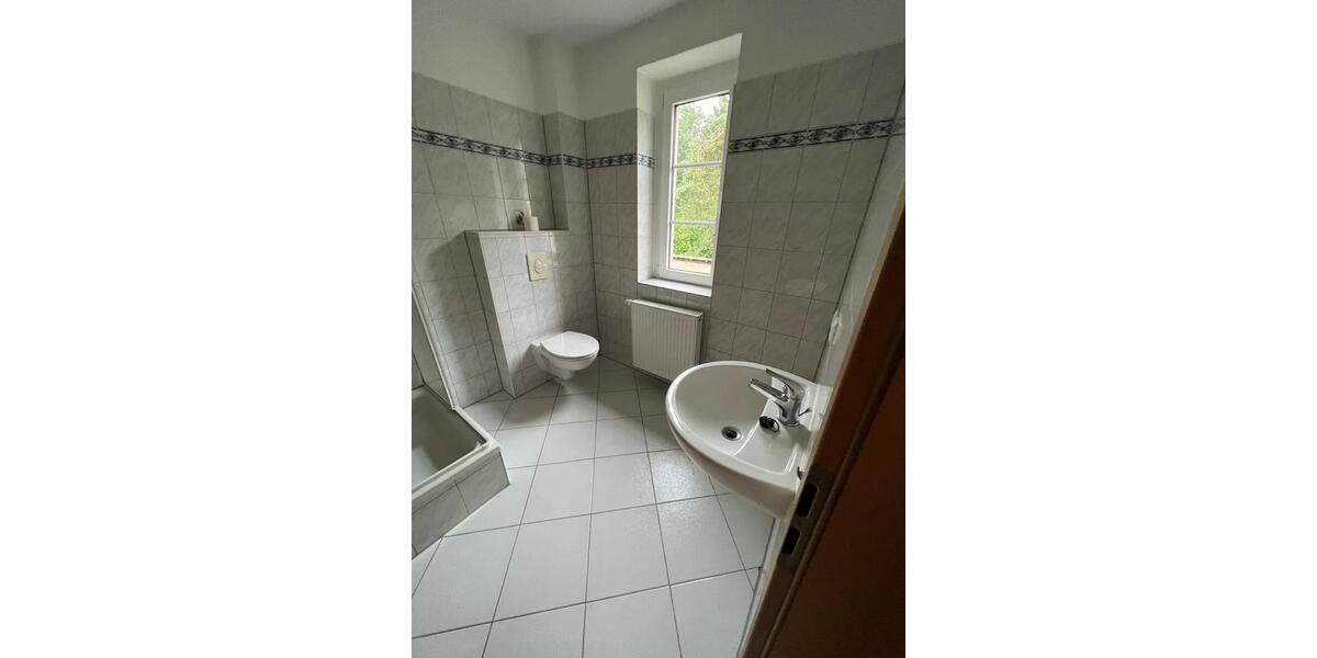 Etagenwohnung Bernsdorf - 3 Zimmer, 59 m&sup2;, 300&euro; | Angebot:24598516