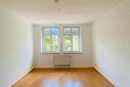 Schöne 2-Zimmer-Wohnung mit Balkon in Erfurt – einladen, hell & zentral 2 zimmer