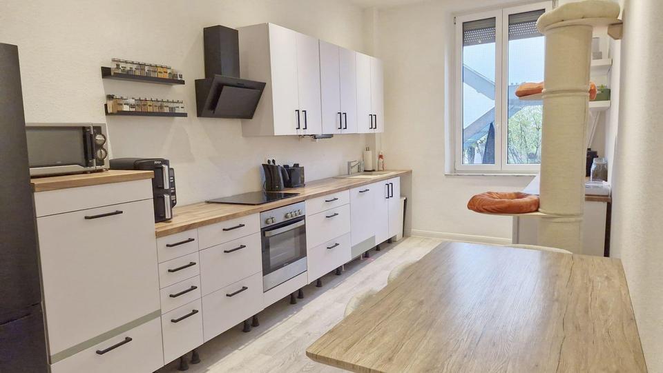 Schöne, extrem großzügige 3,5 Zi- Wohnung (plus 2 Zimmer) mit Einbauküche im Herzen von Bingen