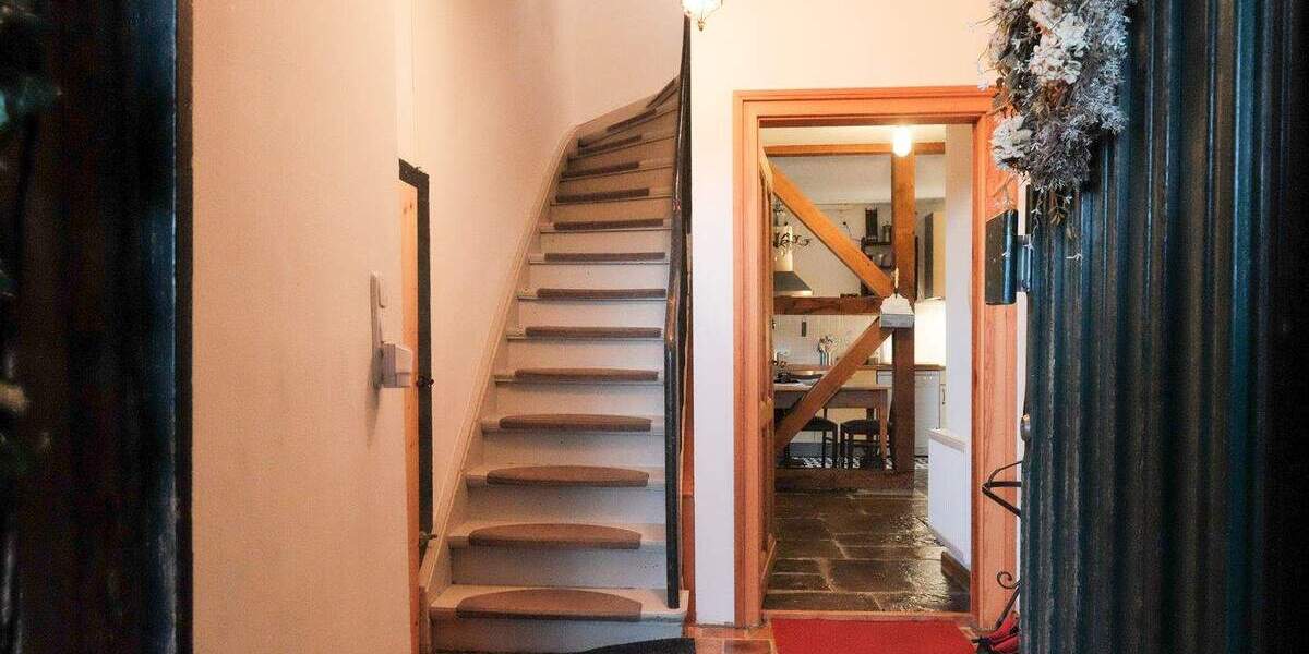 Reihenendhaus Lindlar Linde - 6 Zimmer, 225 m&sup2;, 1.900&euro; | Angebot:23880348