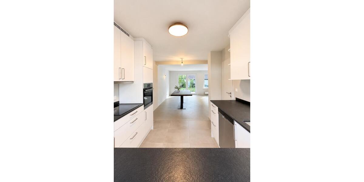 Reihenhaus Gröbenzell - 6 Zimmer, 145 m&sup2;, 2.800&euro; | Angebot:26682508