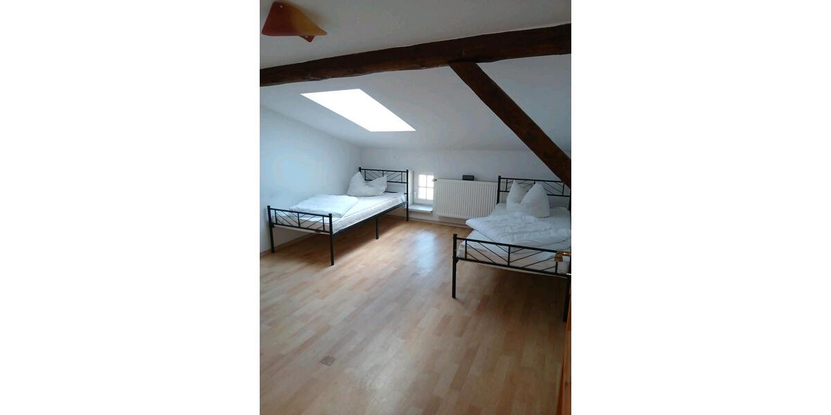 Dachgeschoßwohnung Waren (Müritz) - 3 Zimmer, 160 m&sup2;, 720&euro; | Angebot:25988395