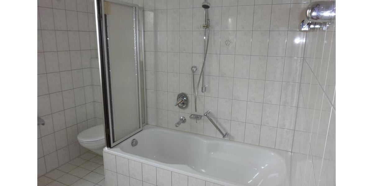 Dachgeschoßwohnung Schrobenhausen - 3 Zimmer, 74 m&sup2;, 745&euro; | Angebot:26646648