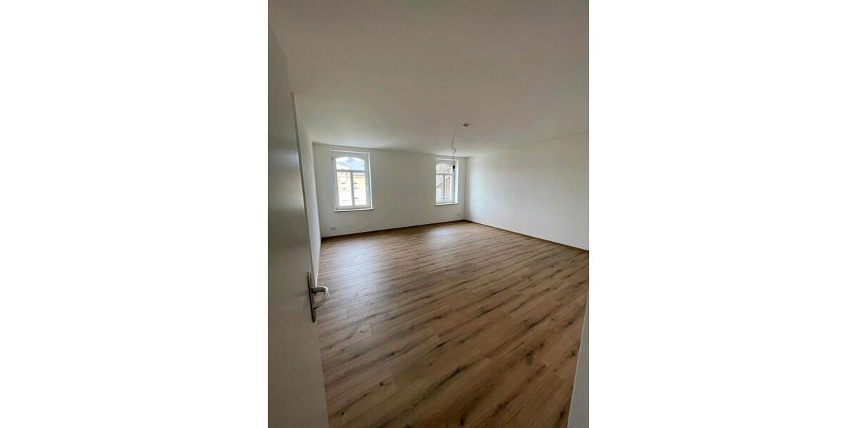 4-Raum- Wohnung 115 qm in 09380 Thalheim , Dachgeschoss 4 zimmer