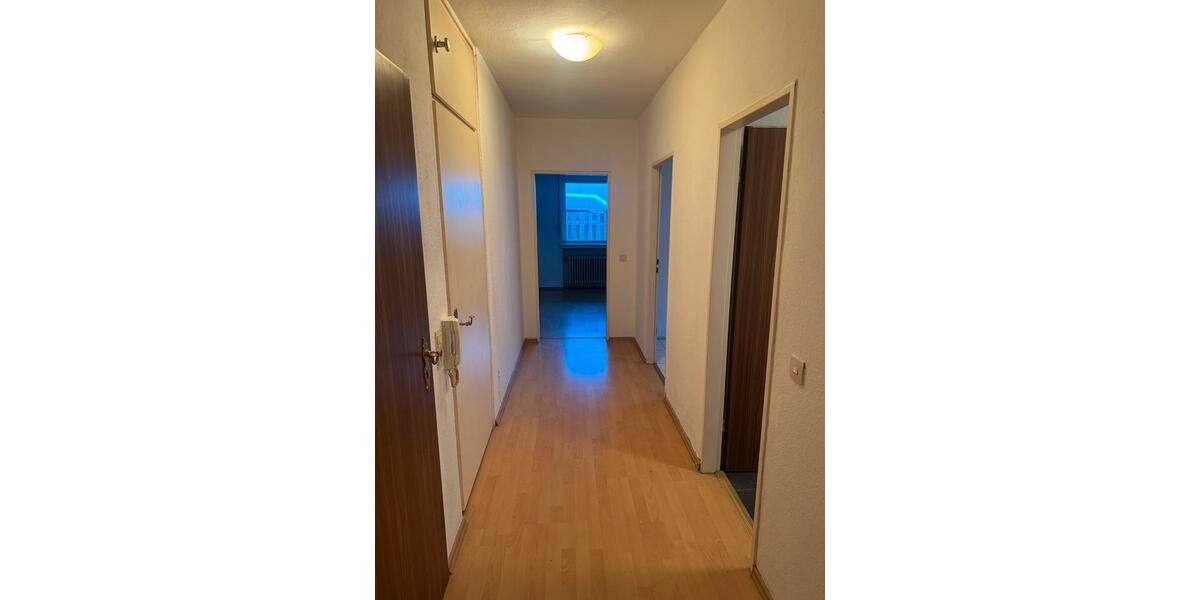 Etagenwohnung Halle - 2 Zimmer, 70 m&sup2;, 780&euro; | Angebot:24630168