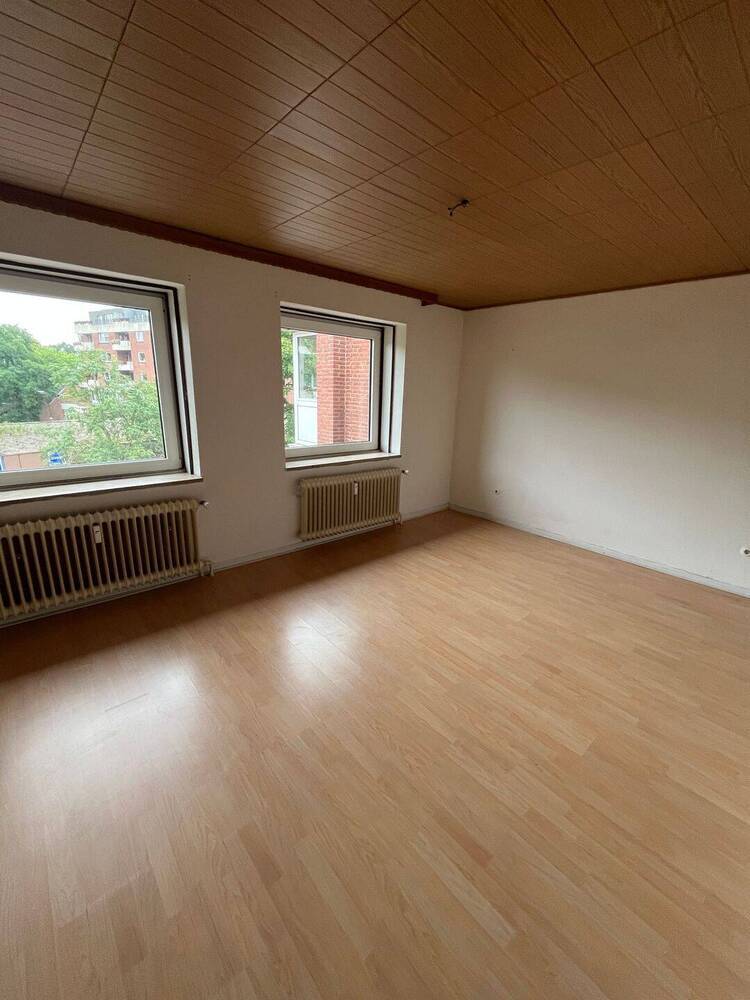 BESICHTIGUNG: DI., 02.09., 17.00 - 17.30 Uhr! Großzügige 3-Zimmer-Wohnung in Schnelsen, 95 m²! Befristete Vermietung für ein Jahr, auch an WG