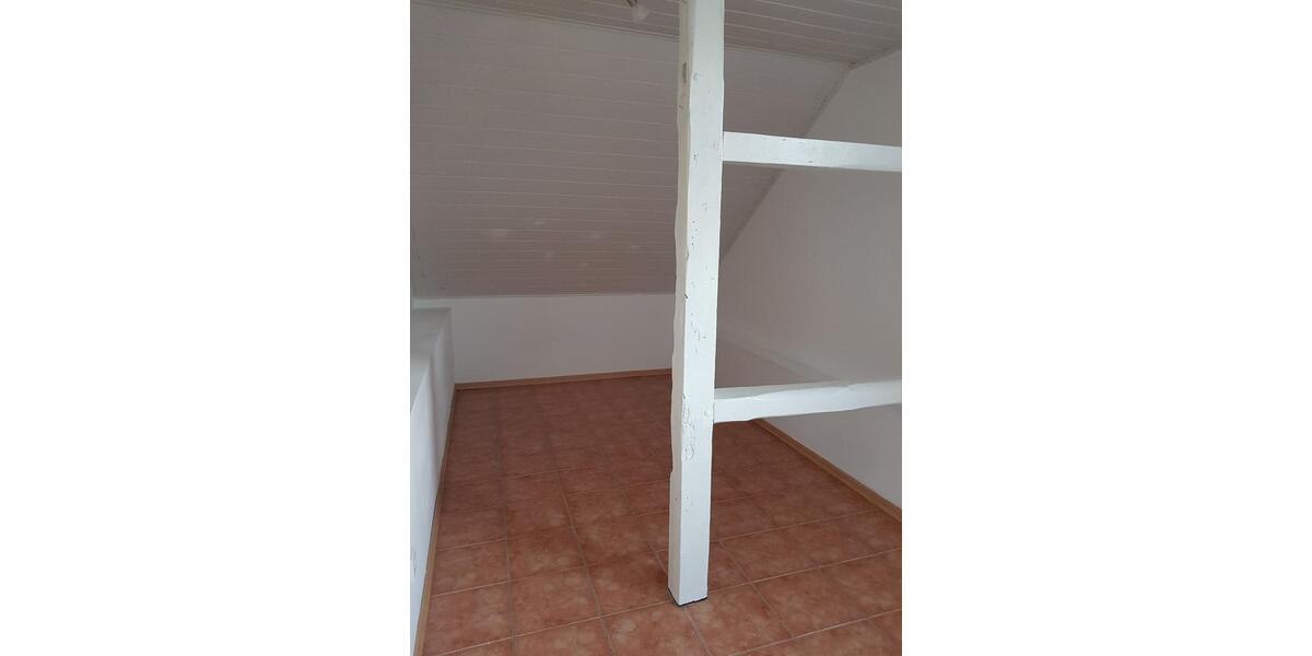 Dachgeschoßwohnung Salzwedel - 2 Zimmer, 38 m&sup2;, 310&euro; | Angebot:26661250
