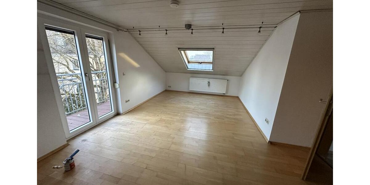 Dachgeschoßwohnung Plattling - 5 Zimmer, 75 m&sup2;, 650&euro; | Angebot:25650924