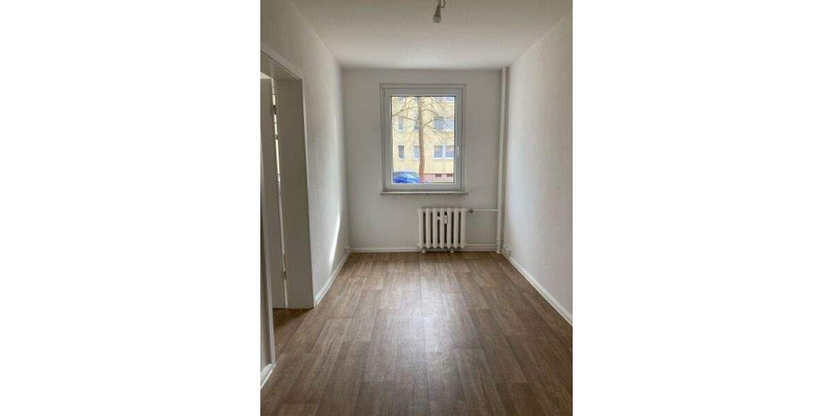 Etagenwohnung Bernburg (Saale) Bernburg - 4 Zimmer, 76 m&sup2;, 471&euro; | Angebot:25739911