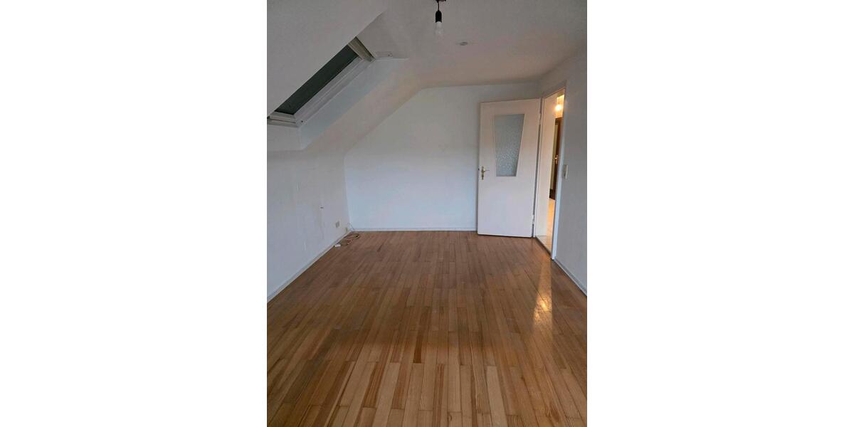 Dachgeschoßwohnung Baden-Baden Baden - 3 Zimmer, 80 m&sup2;, 1.000&euro; | Angebot:24757317