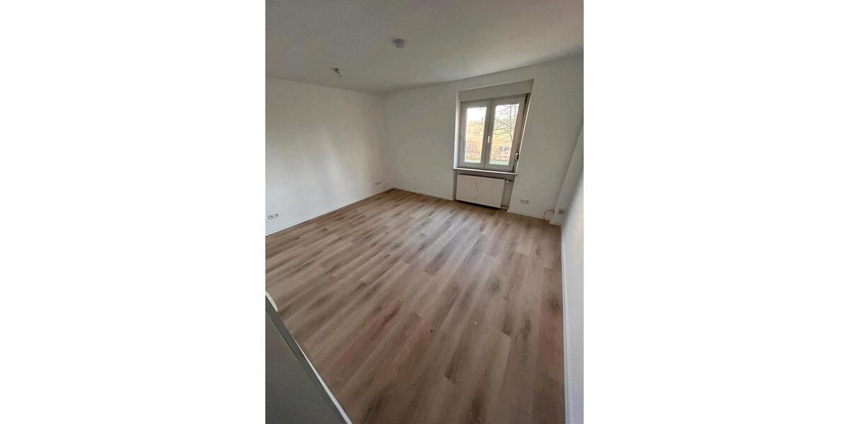 Erdgeschoßwohnung Hallschlag - 3 Zimmer, 60 m&sup2;, 450&euro; | Angebot:25811141