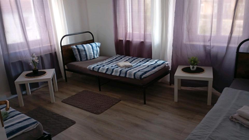 Wohnen auf Zeit Crimmitschau - 3 Zimmer, 80 m&sup2;, 18&euro; | Angebot:22202385