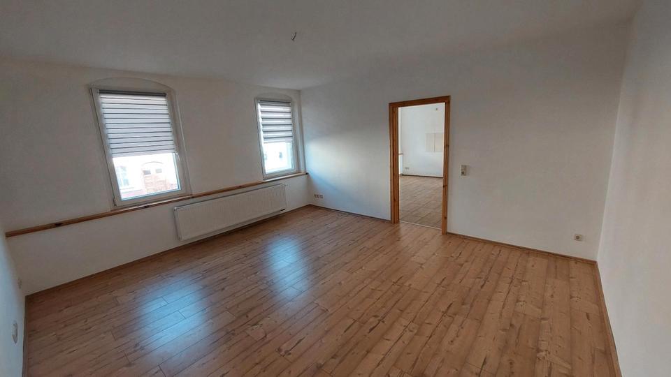 Etagenwohnung Roßwein - 2 Zimmer, 72 m&sup2;, 450&euro; | Angebot:24627450