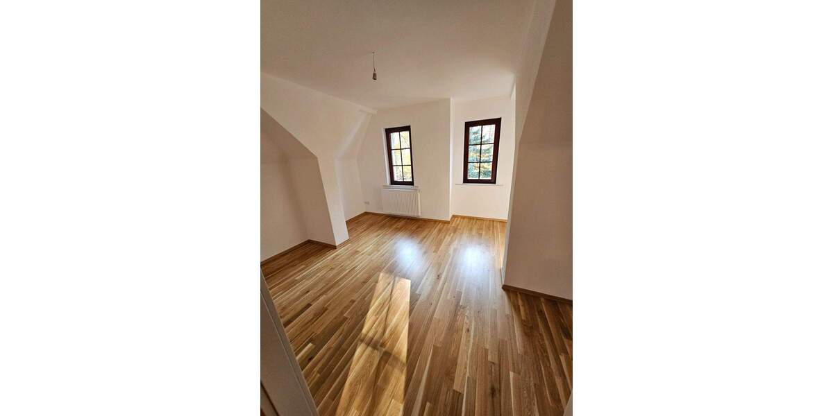 Einfamilienhaus Großpösna - 8 Zimmer, 217 m&sup2;, 2.520&euro; | Angebot:25880904