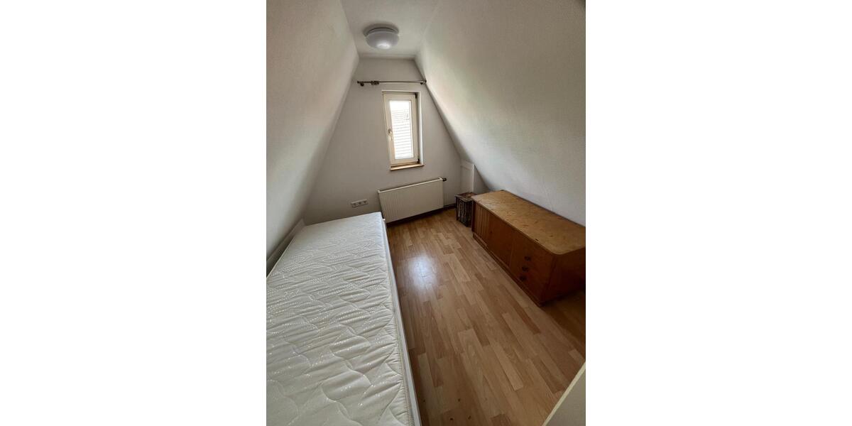 Dachgeschoßwohnung Lauffen am Neckar - 1 Zimmer, 6 m&sup2;, 400&euro; | Angebot:26532465
