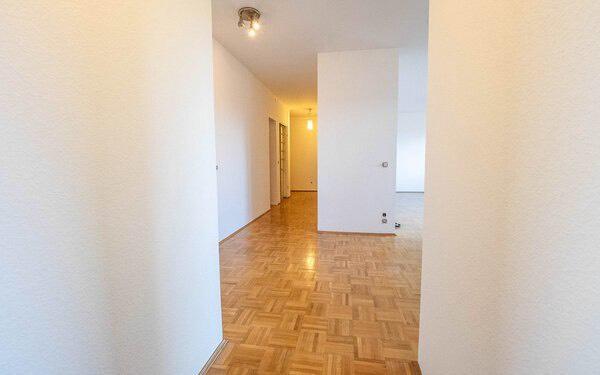 Etagenwohnung Würzburg - 3 Zimmer, 90 m&sup2;, 1.300&euro; | Angebot:26461894