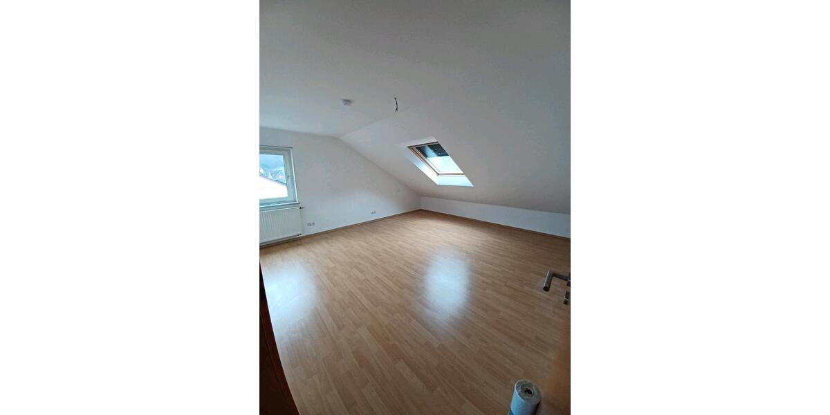 Dachgeschoßwohnung Elsenfeld - 3 Zimmer, 76 m&sup2;, 760&euro; | Angebot:25516261