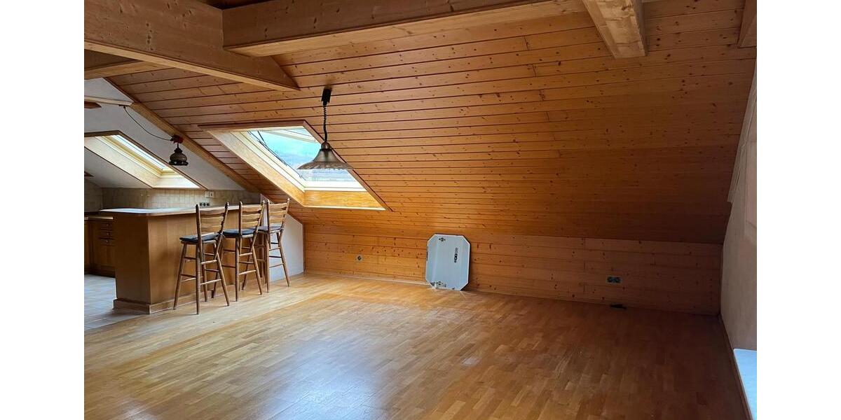 Dachgeschoßwohnung Denzlingen - 3 Zimmer, 92 m&sup2;, 1.300&euro; | Angebot:26416022