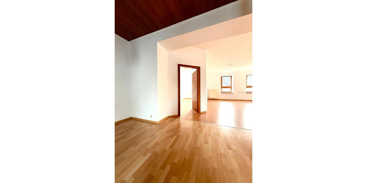 Etagenwohnung Saarlouis - 1 Zimmer, 98 m&sup2;, 690&euro; | Angebot:25838092