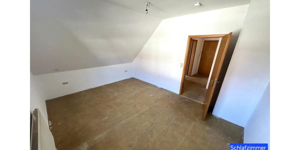 Einziehen und wohlfühlen! Helle DG-Wohnung mit TG-Stellplatz in B 2 zimmer