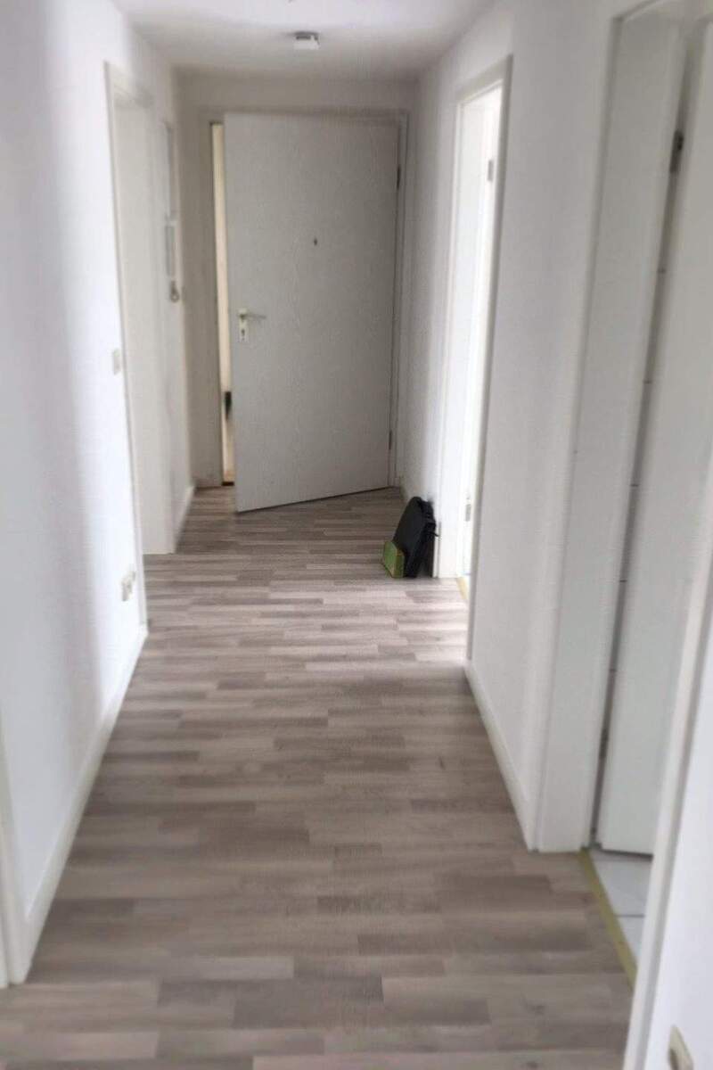 Sehr schöne 4-R-Wohnung in MD-Stadtfeld -Ost im EG.ca.94m² zu vermieten ! 4 zimmer