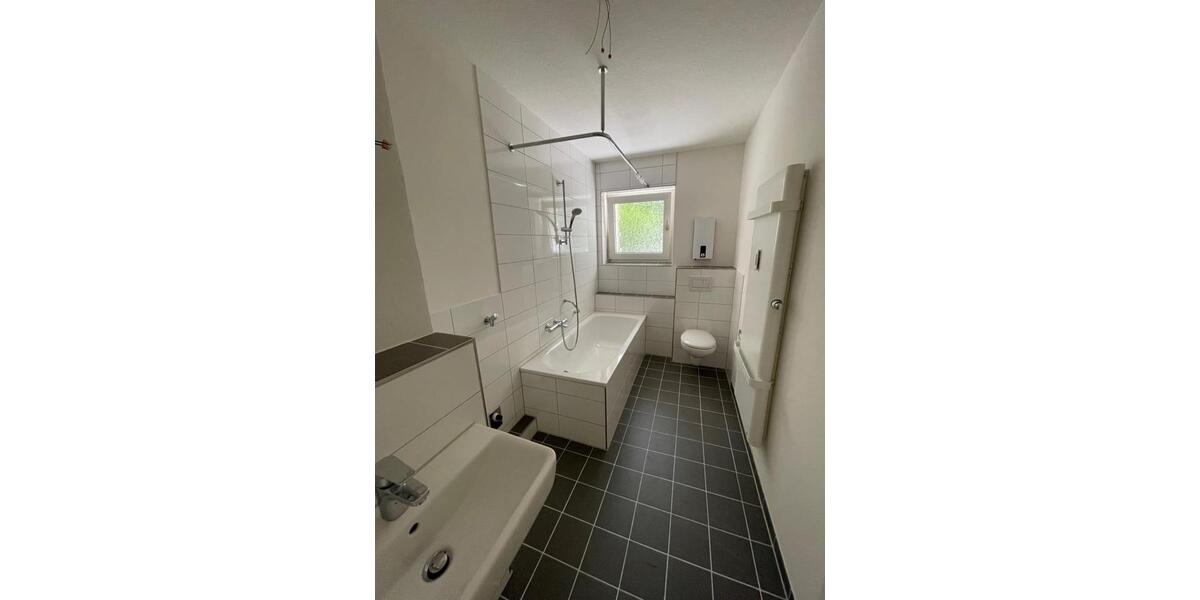 Etagenwohnung Moers Rheinkamp - 3.5 Zimmer, 67 m&sup2;, 585&euro; | Angebot:26042969
