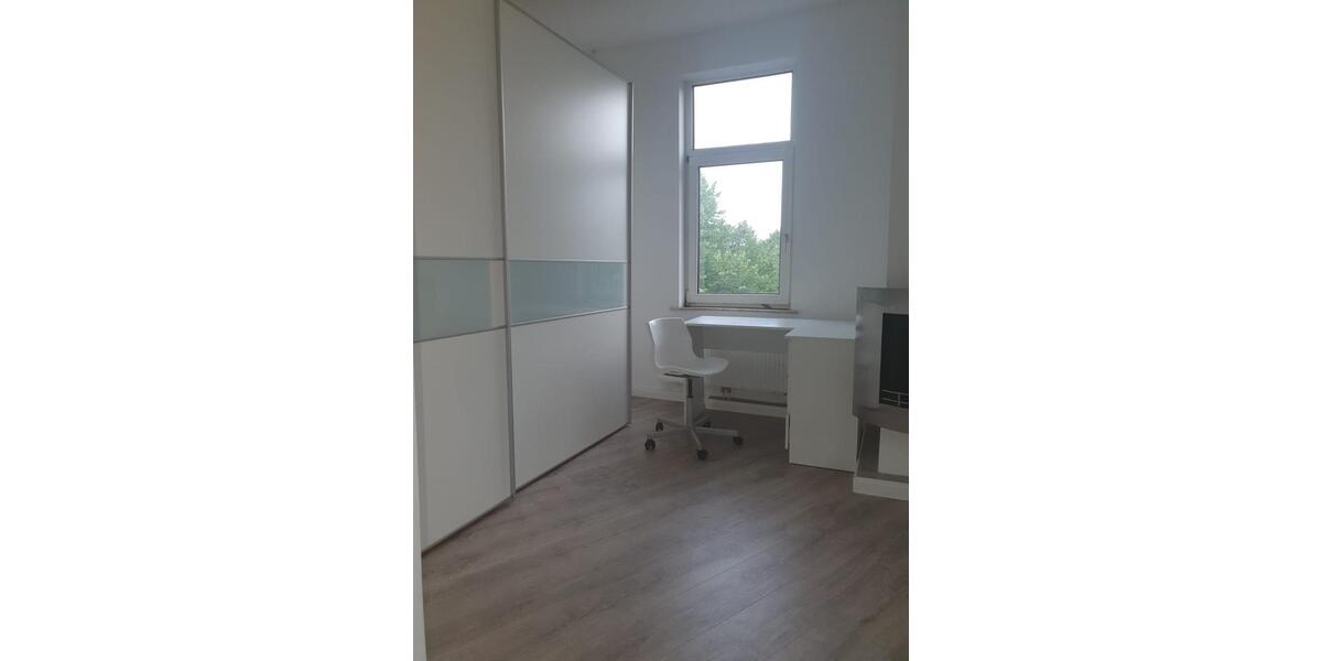 Dachgeschoßwohnung Bremerhaven - 3 Zimmer, 94 m&sup2;, 650&euro; | Angebot:26151275