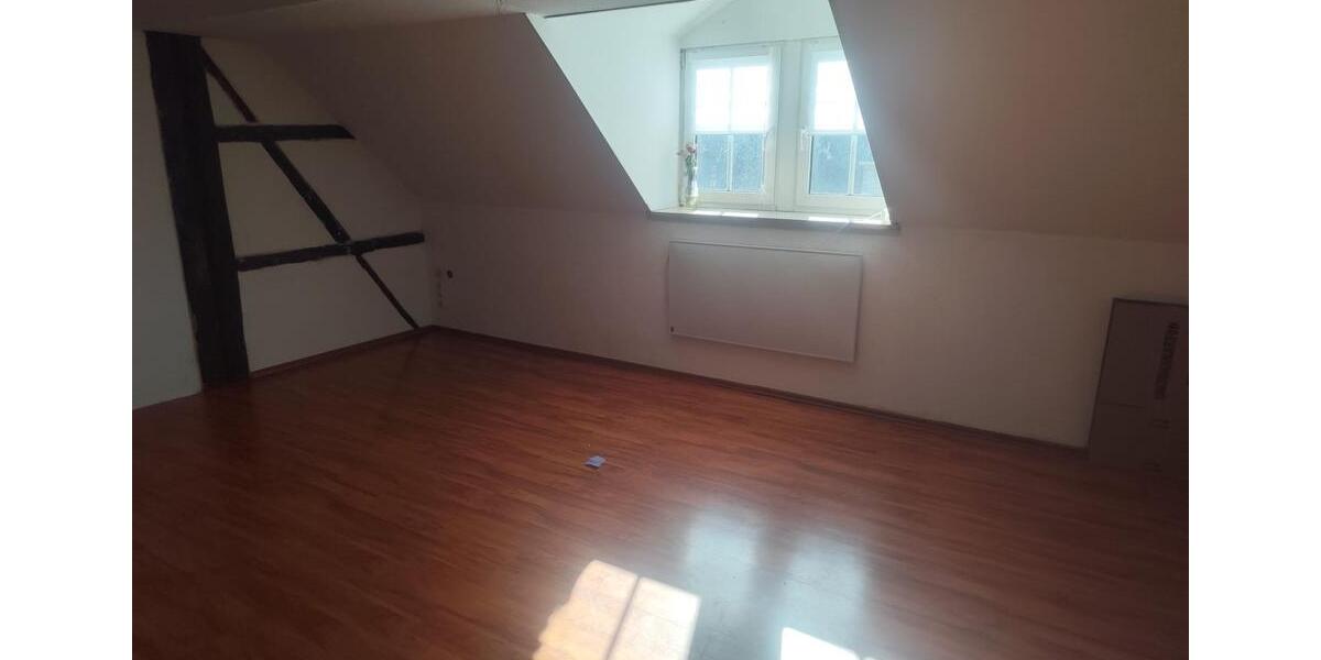 Dachgeschoßwohnung Geringswalde - 4 Zimmer, 80 m&sup2;, 600&euro; | Angebot:25398137