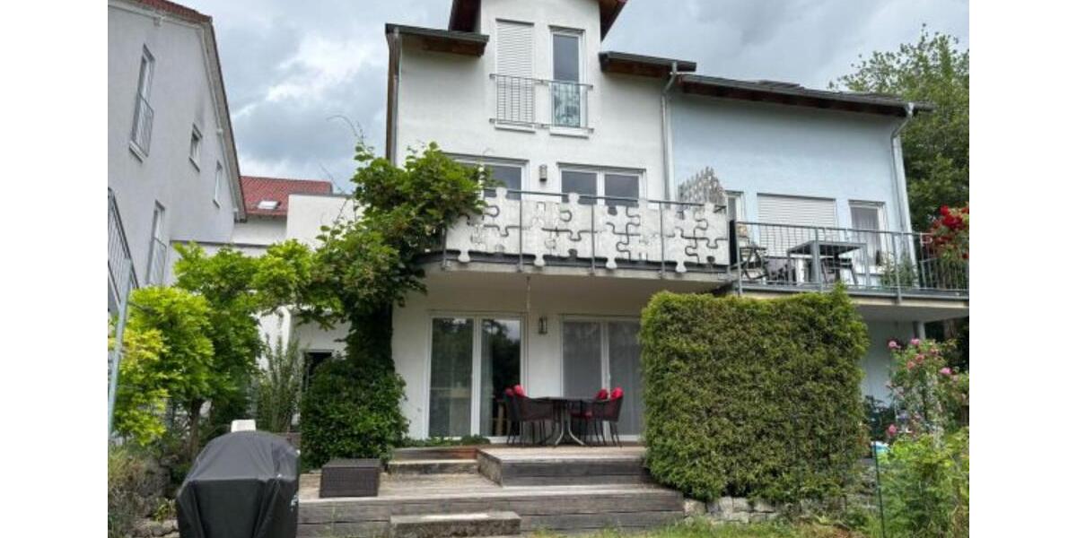 Sonniges ruhiges WG Zimmer, in DHH 125m², Terrasse, Balkon, Garte 1 zimmer