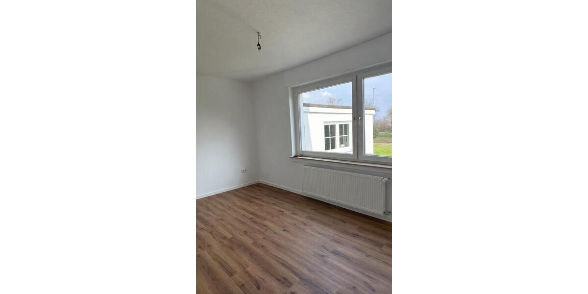 Erdgeschoßwohnung Bad Driburg - 4 Zimmer, 110 m&sup2;, 825&euro; | Angebot:26039376